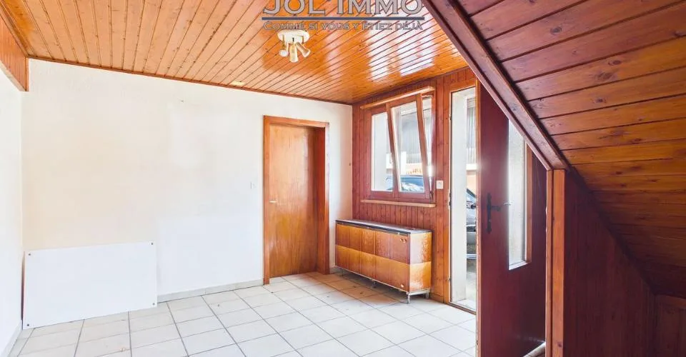 Haus mit Renovierungspotenzial – Foto 2 von 24