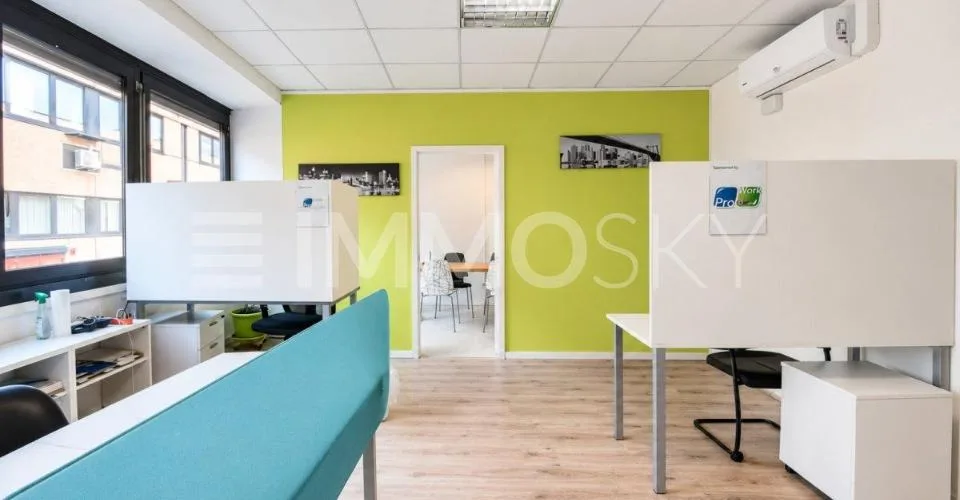 Travailler, partager, collaborer. Immeuble commercial parfait – photo 3 sur 10