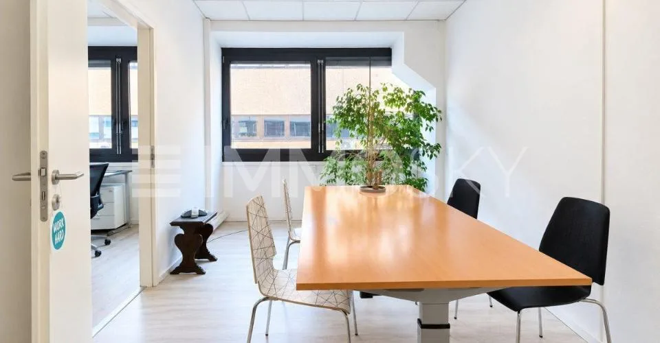 Travailler, partager, collaborer. Immeuble commercial parfait – photo 4 sur 10
