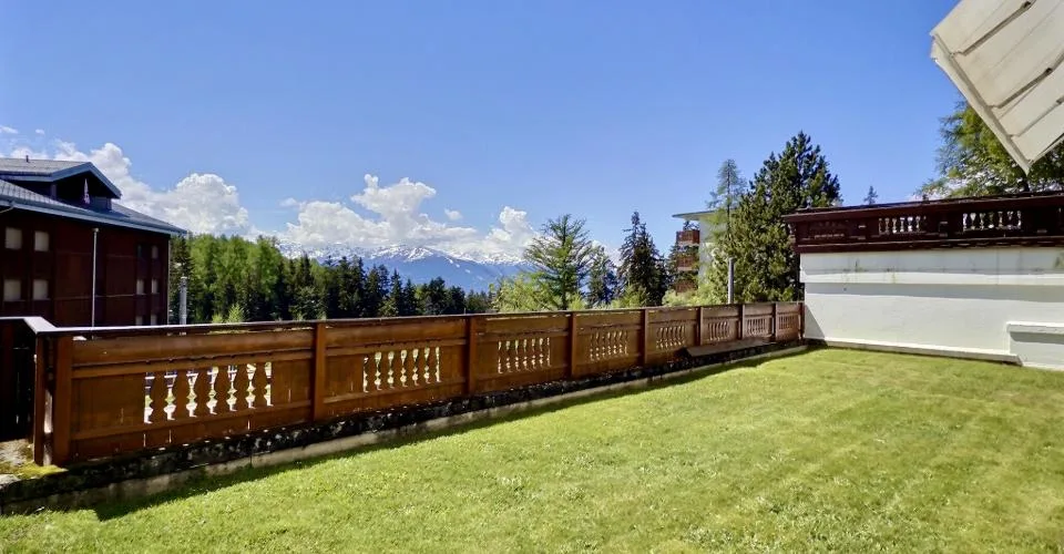 Sehr schöne 3,5-Zimmer-Wohnung im Erdgeschoss mit Terrasse und Garten – Foto 2 von 42