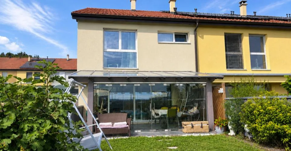 Villa mitoyenne de 5.5 pièces – Foto 3 von 13