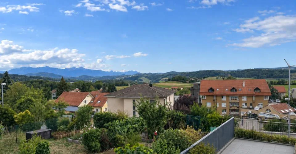 Villa mitoyenne de 5.5 pièces – Foto 2 von 13