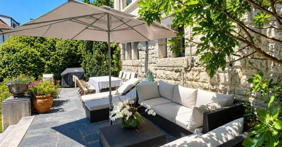 Haus mit 9 Zimmern – Foto 2 von 26