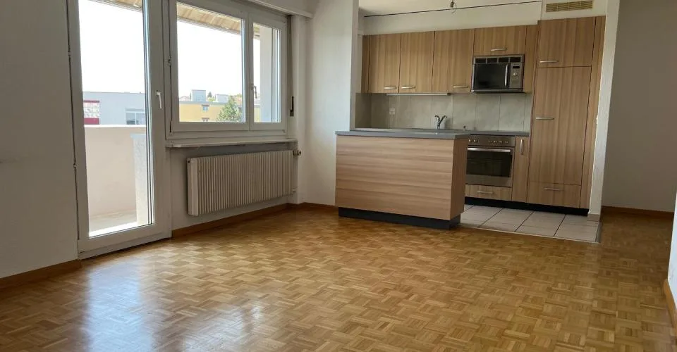 Bright 4.5-room apartment with a view in La Neuveville – photo 3 of 10