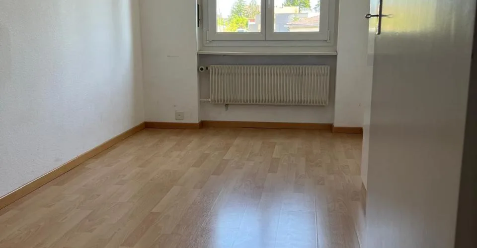 Bright 4.5-room apartment with a view in La Neuveville – photo 8 of 10