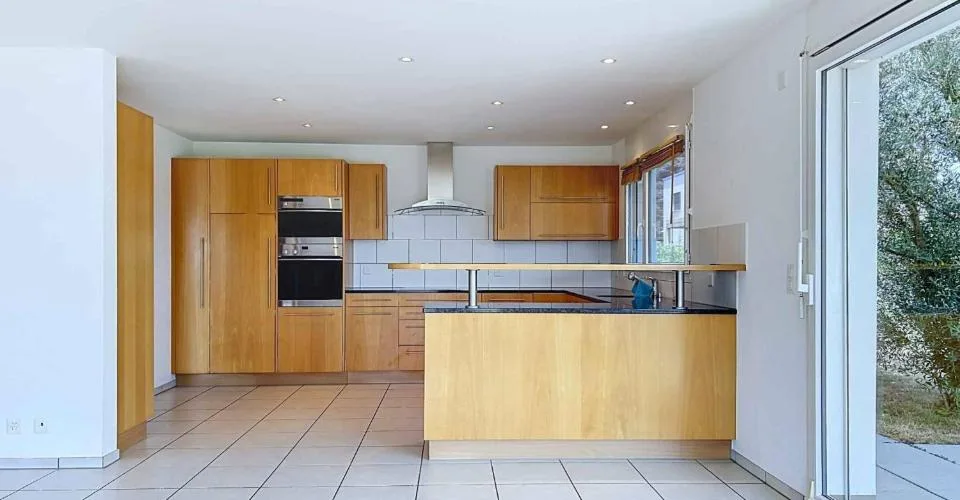 Family house in a quiet location with an open view of the countryside – photo 2 of 26