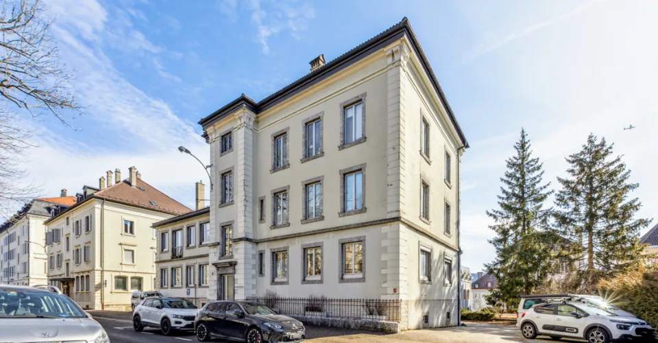 La Chaux-de-Fonds, spacieux appartement de 3,5 pièces (105 m2) avec place de parc extérieure – photo 15 sur 20