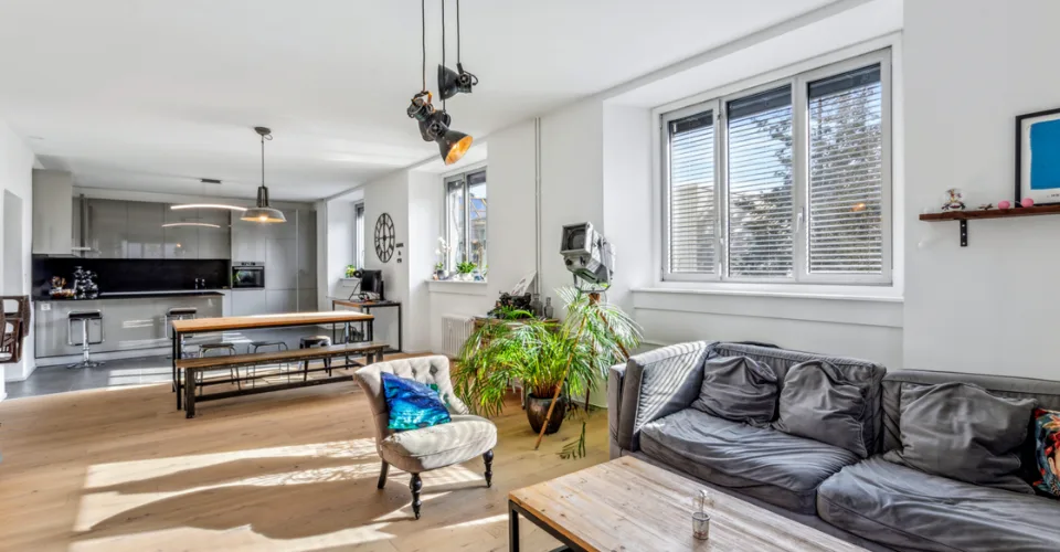 La Chaux-de-Fonds, spacieux appartement de 3,5 pièces (105 m2) avec place de parc extérieure – photo 17 sur 20