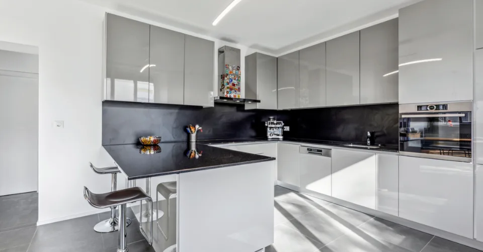 La Chaux-de-Fonds, spacieux appartement de 3,5 pièces (105 m2) avec place de parc extérieure – photo 14 sur 20