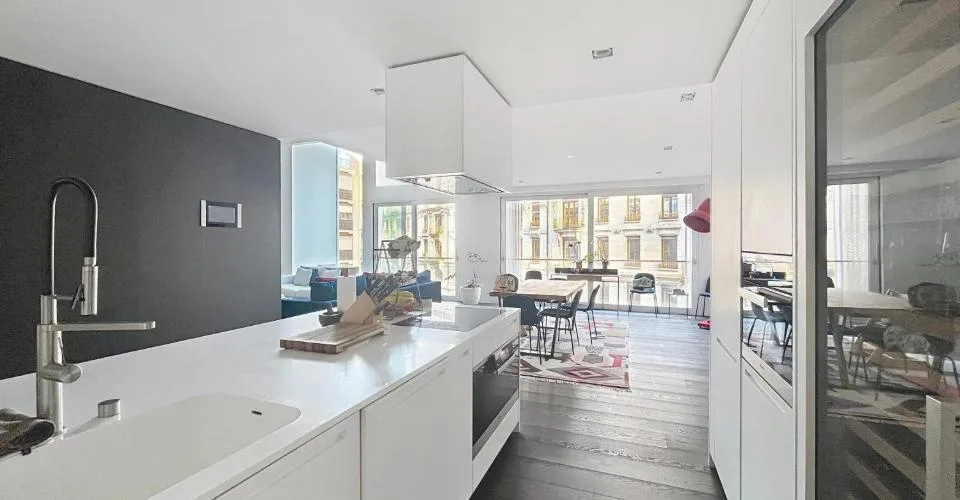 Genève centre : somptueux appartement dans résidence sécurisée – Foto 3 von 9