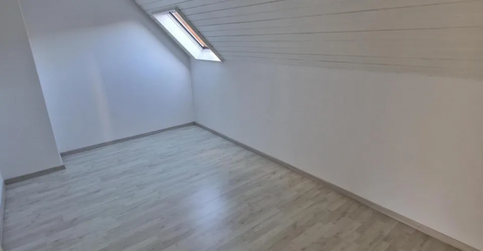 Un bâtiment nouvellement isolé avec votre terrasse sur le toit