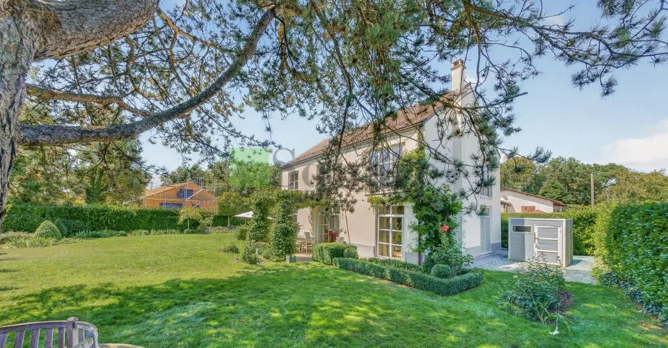 Prächtige Einzelvilla mit 7 Zimmern und Garten – Foto 15 von 26