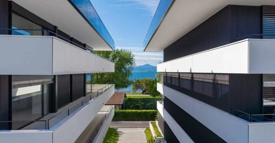 Luxueux 4.5 pièces traversant avec balcon couvert – photo 10 of 13