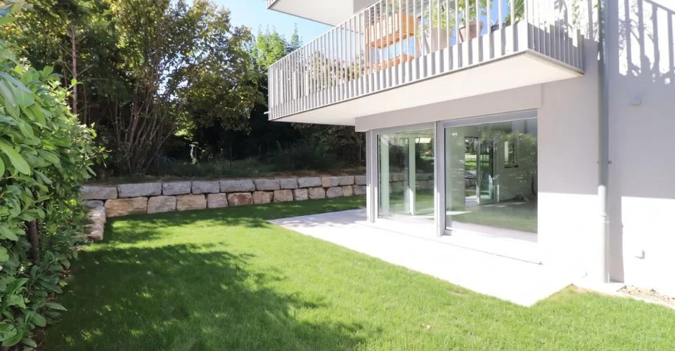Selten zu haben! 5 Minuten zu Fuß vom CHUV und nahe dem Zentrum, wunderschöne Neuwagen-Erdgeschosswohnung, 4,5 Zimmer, Quartier ohne jede Lärmbelästigung! – Foto 10 von 10