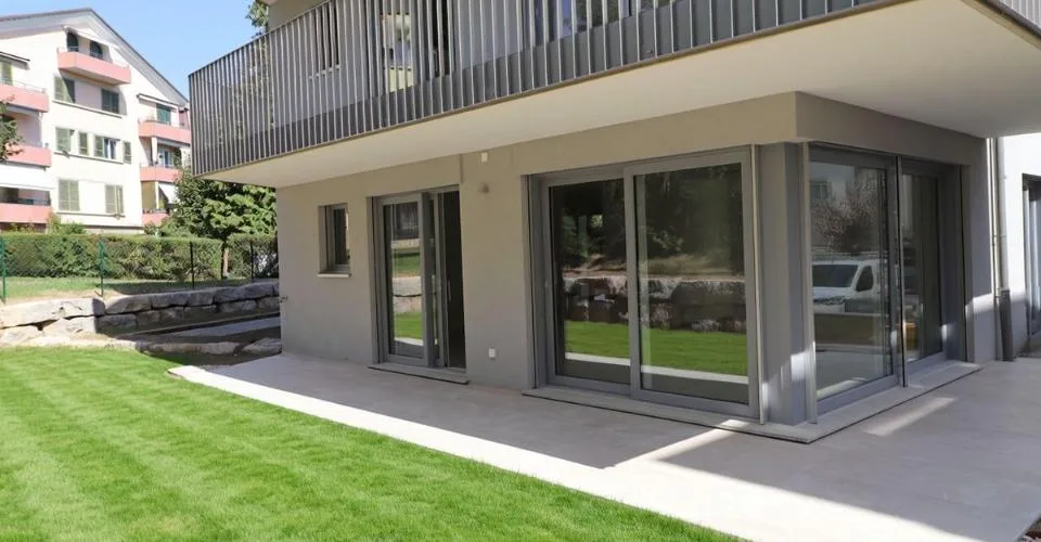 Selten zu haben! 5 Minuten zu Fuß vom CHUV und nahe dem Zentrum, wunderschöne Neuwagen-Erdgeschosswohnung, 4,5 Zimmer, Quartier ohne jede Lärmbelästigung! – Foto 9 von 10