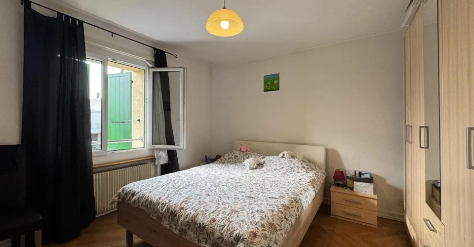 Appartement de 4 pièces et poste de conciergerie