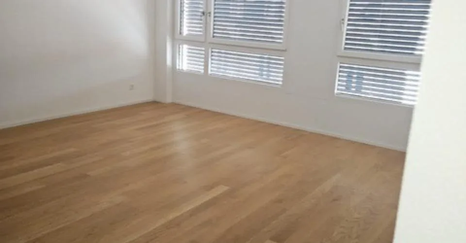 Bel appartement de 4.5 pièces, lumineux et bien situé au centre de La Chaux-de-Fonds – Foto 4 von 9