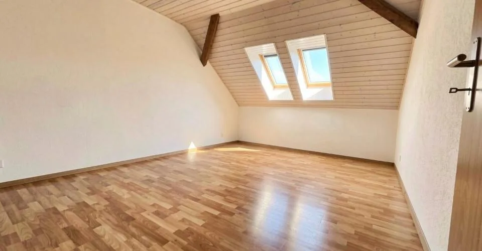 Duplex lumineux de 126 m² avec jardin commun dans un cadre verdoyant à Vuissens – foto 5 di 8