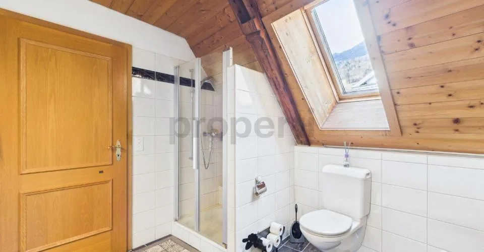 Stilvolle 5.5-Zimmer-Dachwohnung mit Charme im Dorfkern Malans – Foto 23 von 26