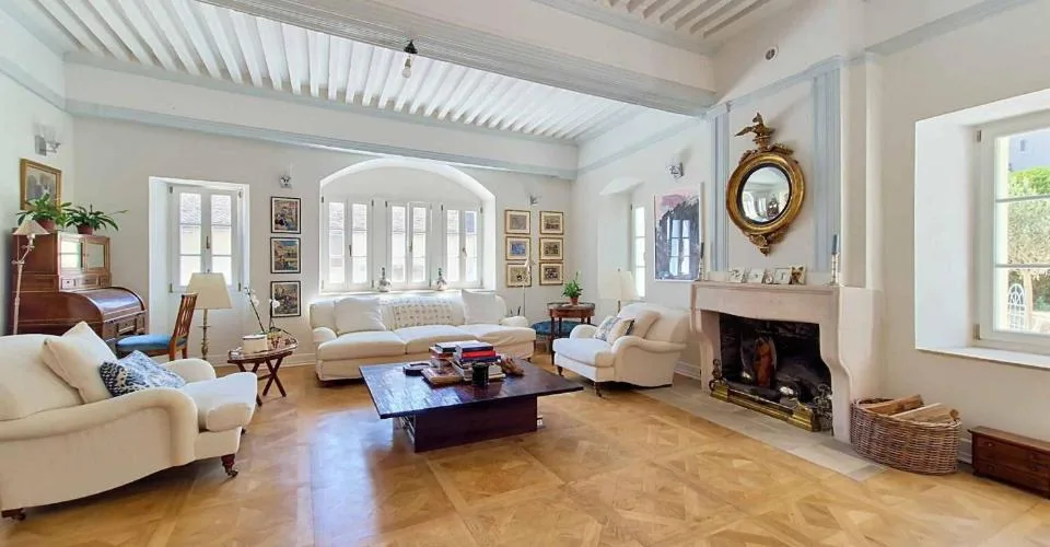 An exceptional residence in the heart of Genolier – photo 3 of 13