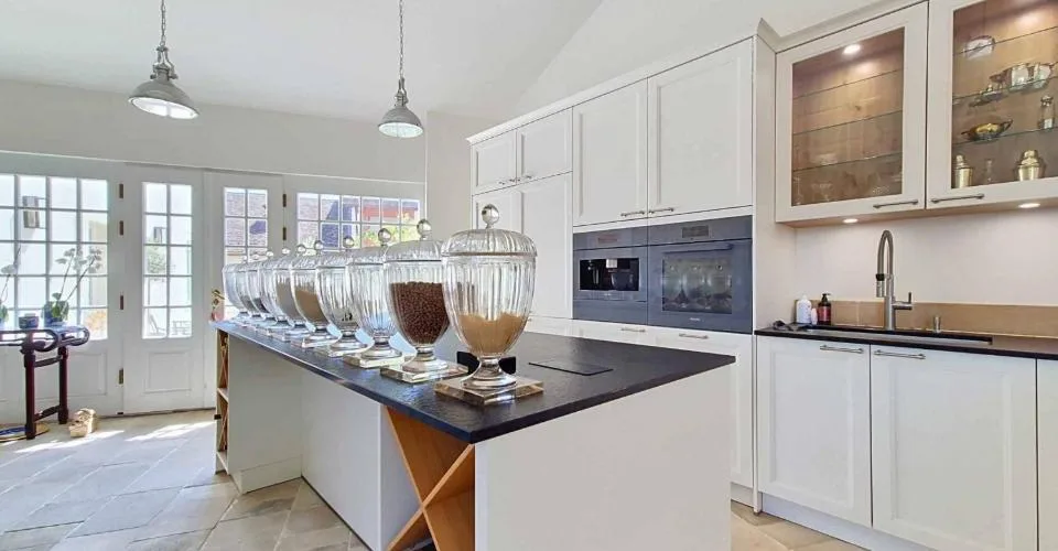 An exceptional residence in the heart of Genolier – photo 4 of 13