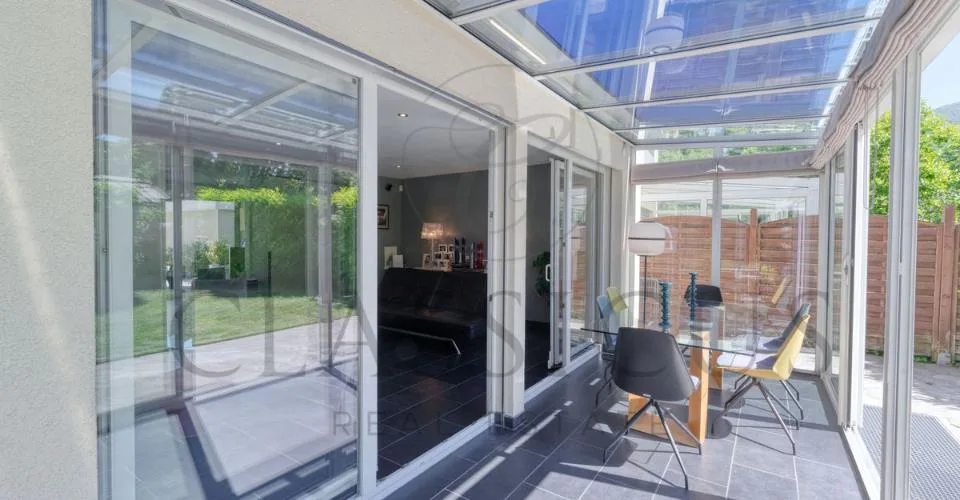Maison familiale en pignon avec jardin privatif, véranda et 4 stationnements – photo 17 sur 26