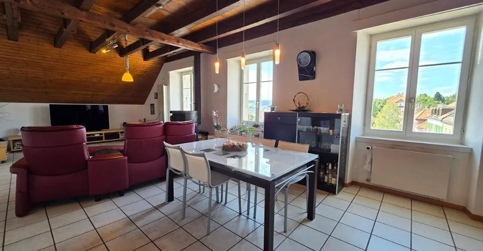 Spacieux appartement de 5,5 pièces bénéficiant de beaux volumes, d'une agréable luminosité – photo 2 sur 12