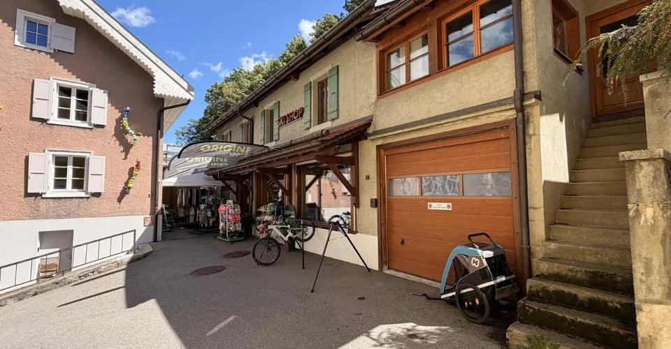 Château-d'Oex - Immeuble commercial à vendre – foto 2 di 2