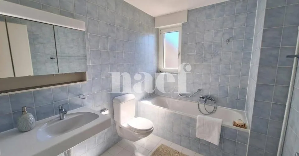Bel appartement de 3 pièces d'env. 85m2 au 1er étage avec balcon