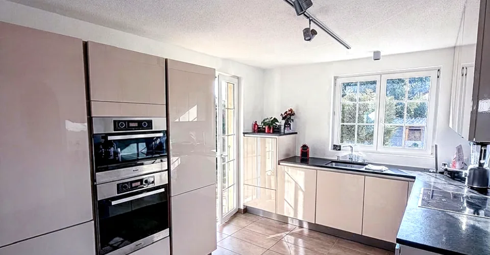 VILLA INDIVIDUELLE DE 5,5 PCES À FÉTIGNY – Foto 2 von 7