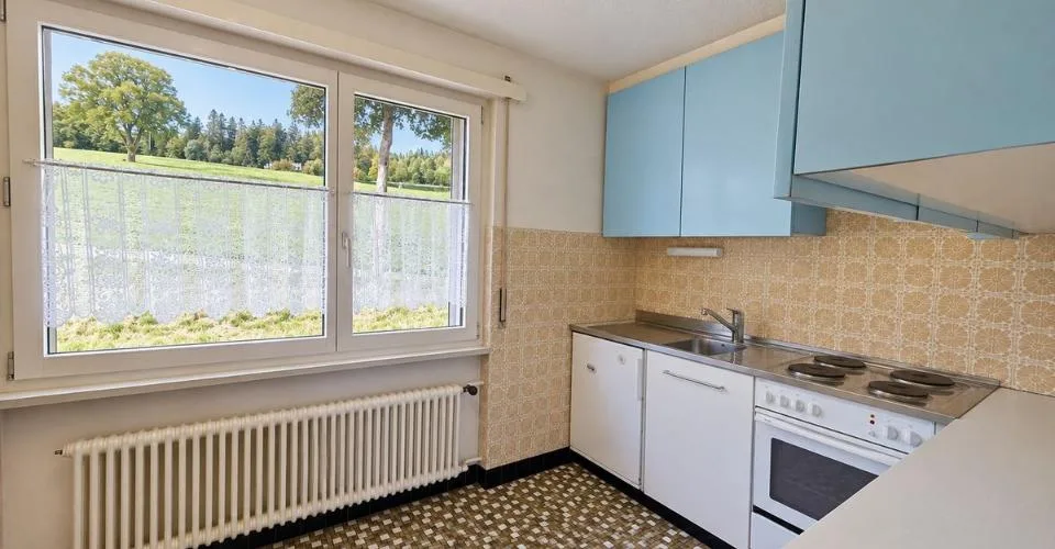 Casa indipendente composta da due appartamenti con grande giardino e due garage – foto 7 di 13