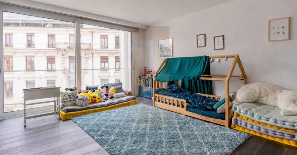 Élégant duplex contemporain avec double hauteur et services hôteliers – photo 8 sur 19