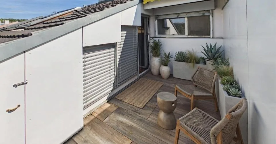 Maisonette-Traum auf zwei Ebenen: Renoviert mit Fussbodenheizung, Balkone und Einstellhallenplatz – photo 21 sur 24