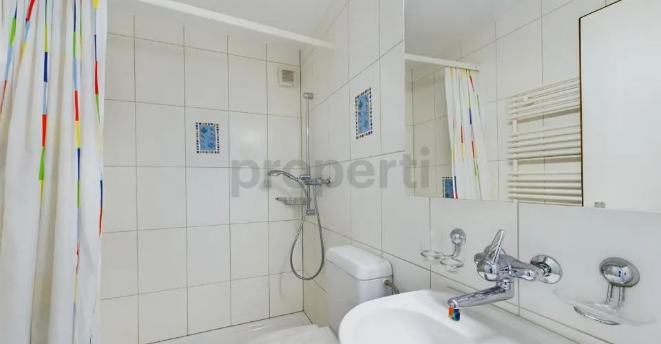 Panoramablick und 90 m² Balkon - Vue panoramique et balcon de 90 m²