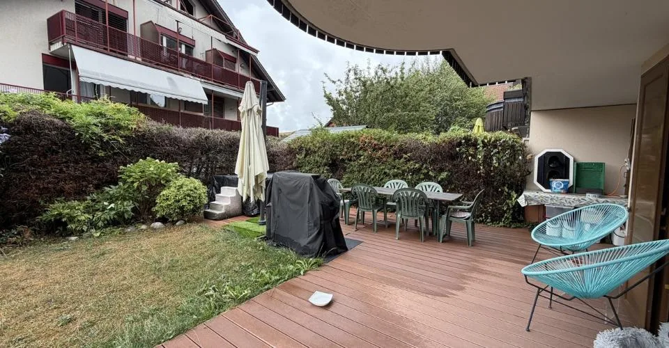 Bel appartement avec jardin et jacuzzi à Bottens