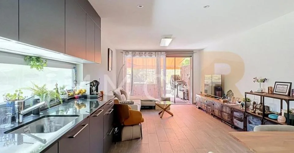 Charmante 3,5-Zimmer-Wohnung mit Terrasse und Garten – Foto 2 von 25
