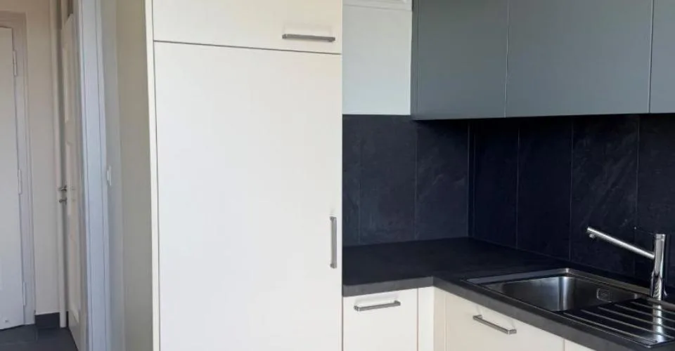 Appartement de 2 pièces entièrement rénové – Foto 2 von 7