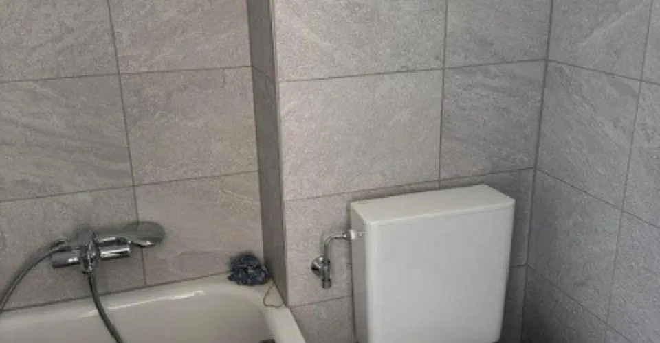 Appartement de 2 pièces entièrement rénové – Foto 4 von 7