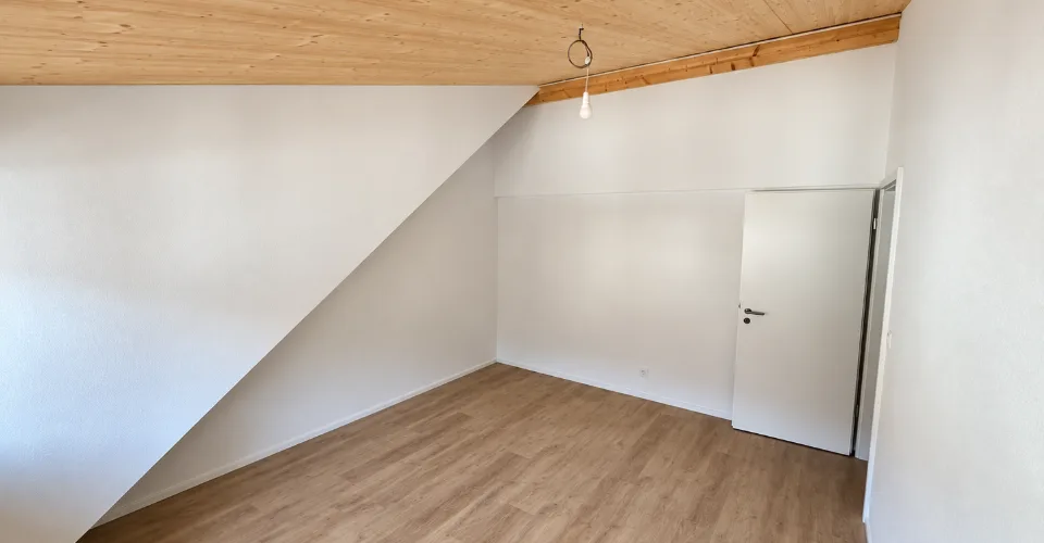 Superbo appartamento mansardato nel centro storico di Moutier – foto 6 di 9