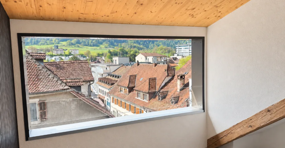 Superbo appartamento mansardato nel centro storico di Moutier – foto 9 di 9