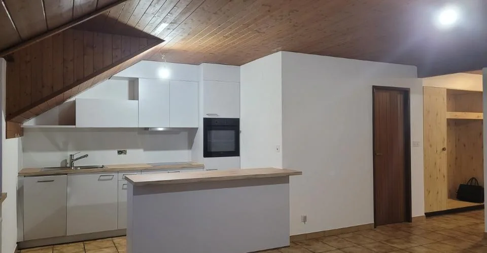 Dachgeschoss mit 2,5 Zimmern, 52 m2 – Foto 3 von 8