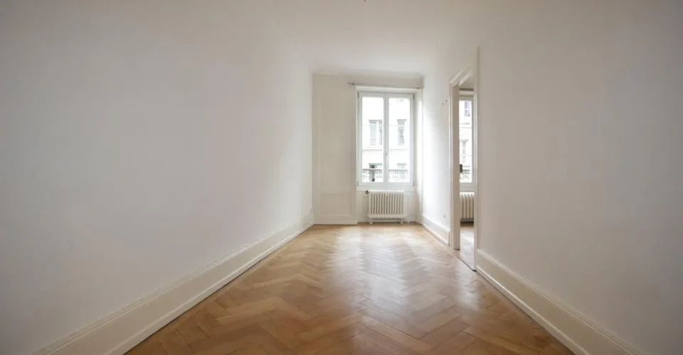 BEAU 2.5 pièces avec cachet