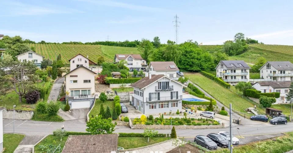 Valeyres-sous-Montagny - Maison individuelle de 2 appartements avec atelier et piscine – photo 2 sur 13