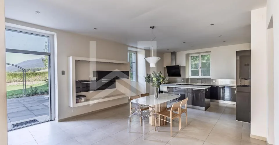 Maison de charme et de caractère avec vue panoramique – Foto 6 von 13