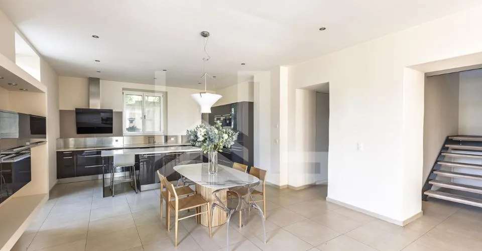 Maison de charme et de caractère avec vue panoramique – Foto 5 von 13