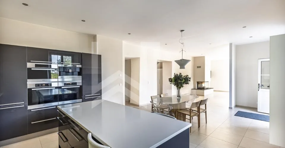 Maison de charme et de caractère avec vue panoramique – Foto 8 von 13