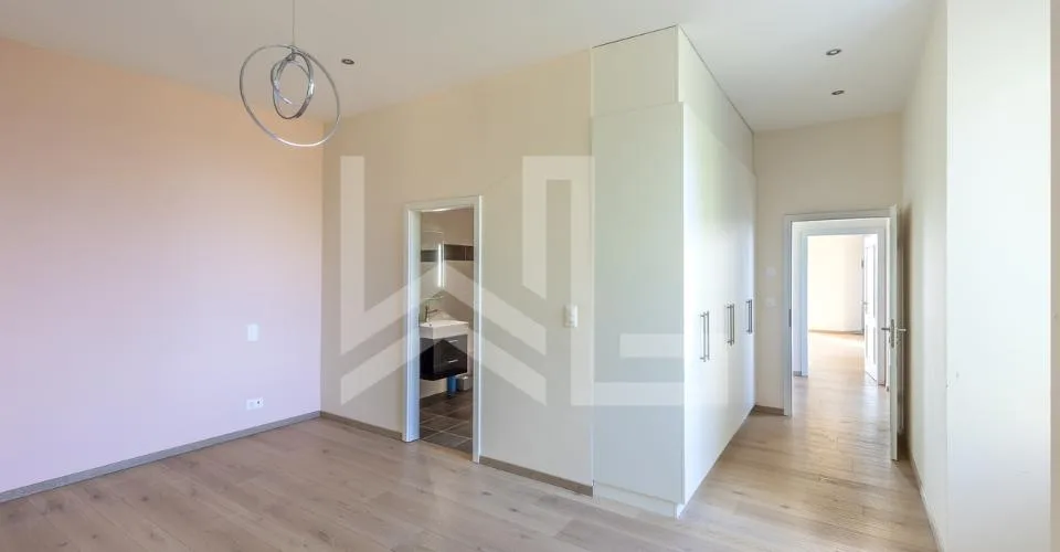 Maison de charme et de caractère avec vue panoramique – Foto 11 von 13