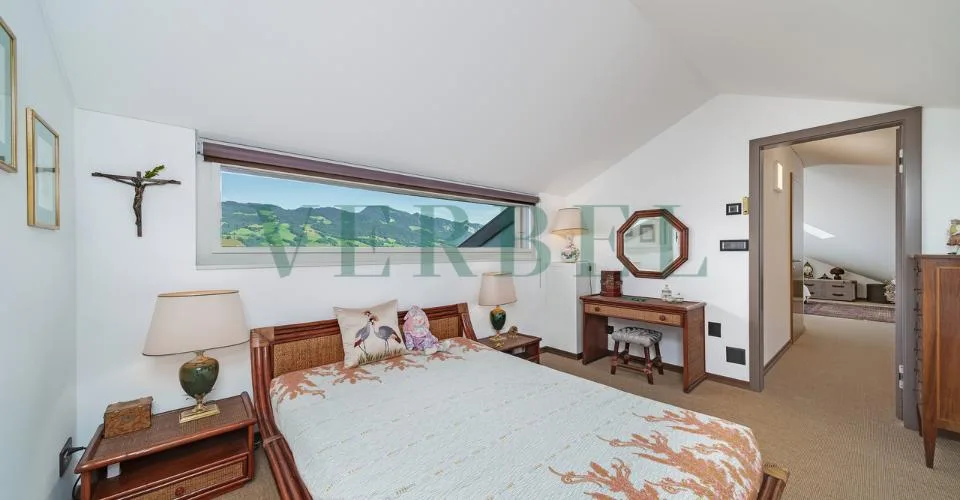 Duplex en attique avec vue exceptionnelle sur lac et montagnes – photo 35 sur 39