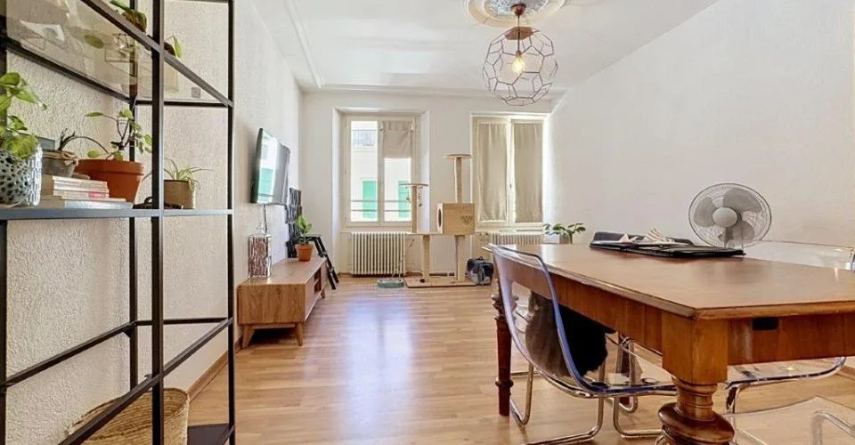 Bel appartement de 2 pces au 2ème étage – Foto 2 von 7