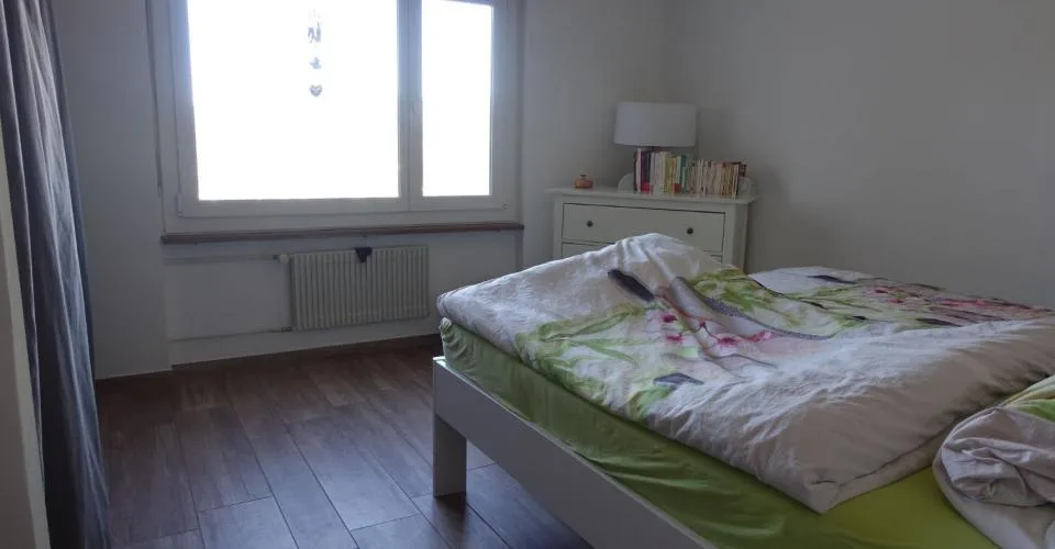 Grand 3.5 pièces avec 40 m2 de pièce à vivre – Foto 8 von 12